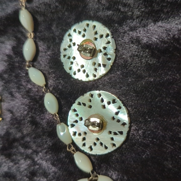 Unbranded Mother of Pearl Hand Carved Necklace, Bracelet & Earring Set Jeruselum - Picture 6 of 16